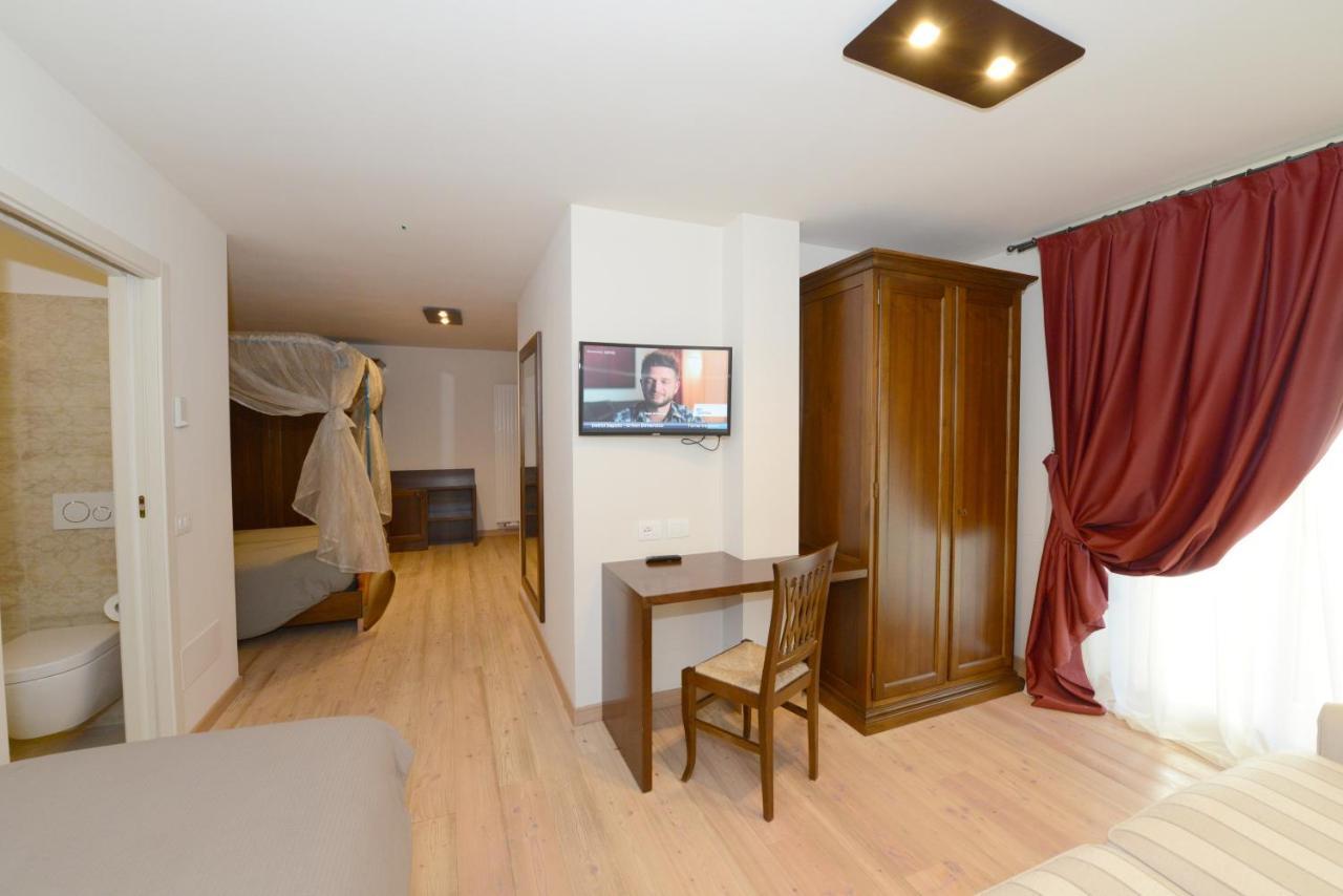 Hotel Sole Passo del Tonale Eksteriør billede